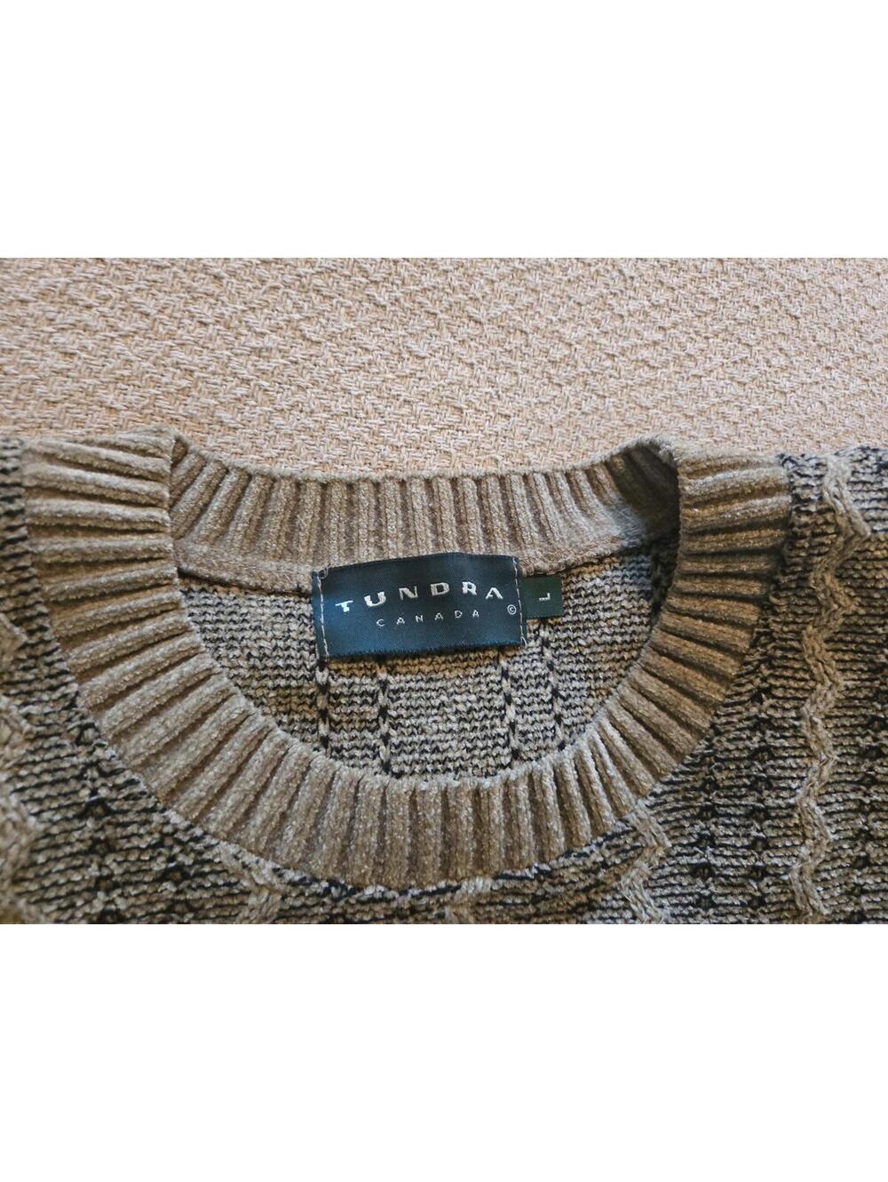 Tundra Sweater L | Textured Neutral Wave Knit - Picture 2 of 8